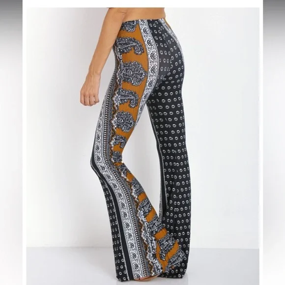 S Novella Royale Janis Bell Bottoms in Navy Daisy - Picture 8 of 10